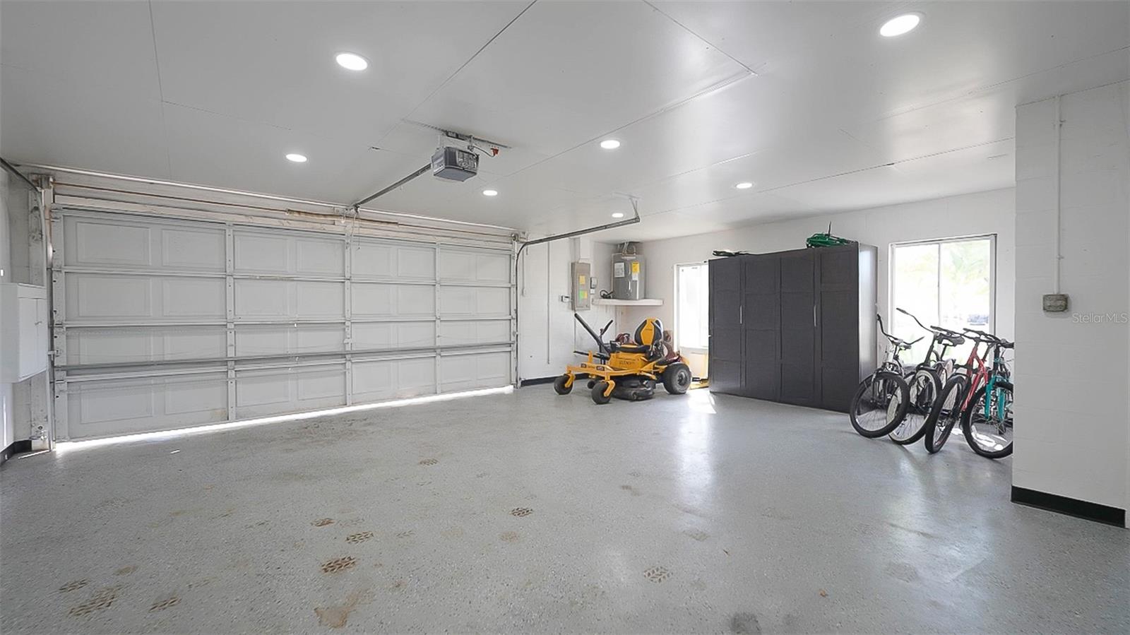 Unit A 2-Car Garage1820 Rumar Ln, Holiday FL