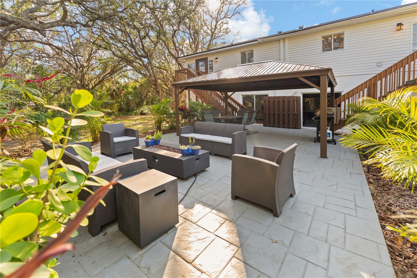 Outdoor Living Space1820 Rumar Ln,Holiday, FL