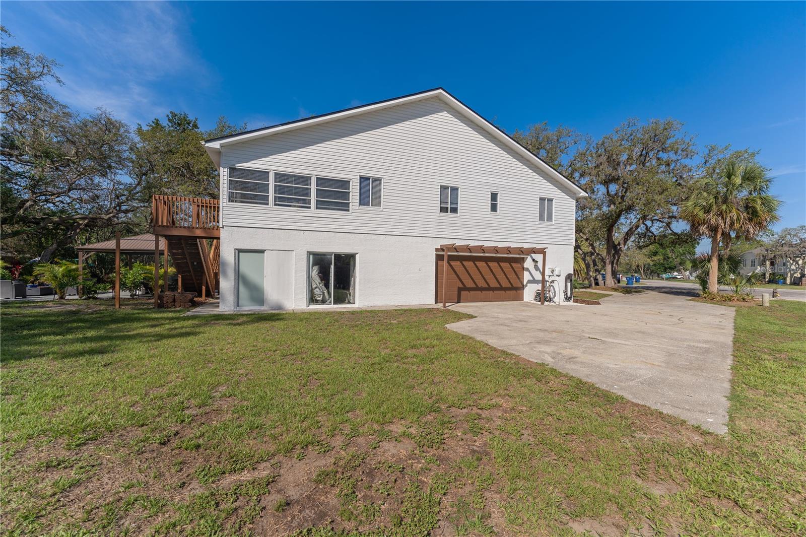Unit B 2-Car Garage and Storage Room1820 Rumar Ln,Holiday, FL