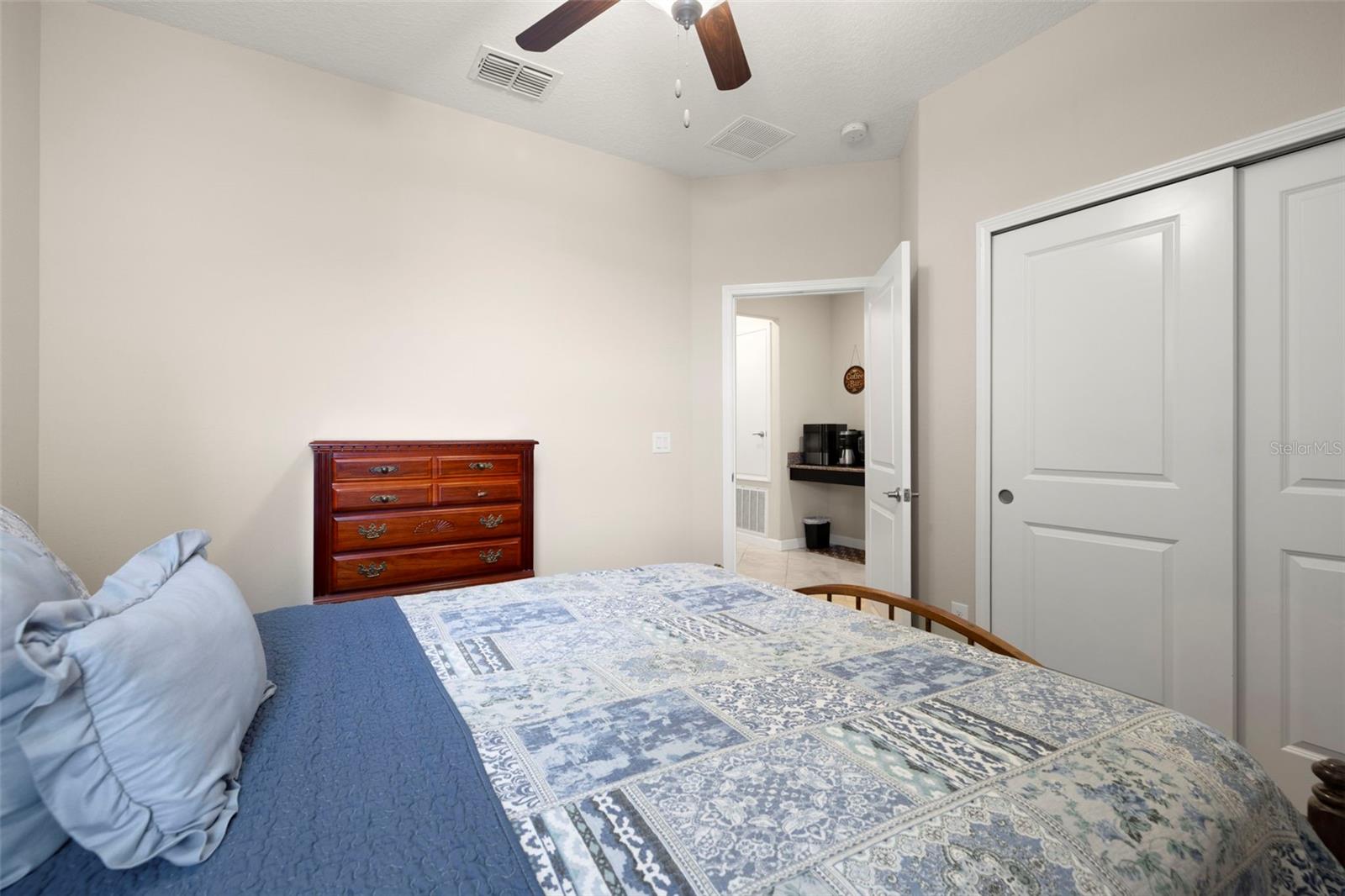 BEDROOM 4