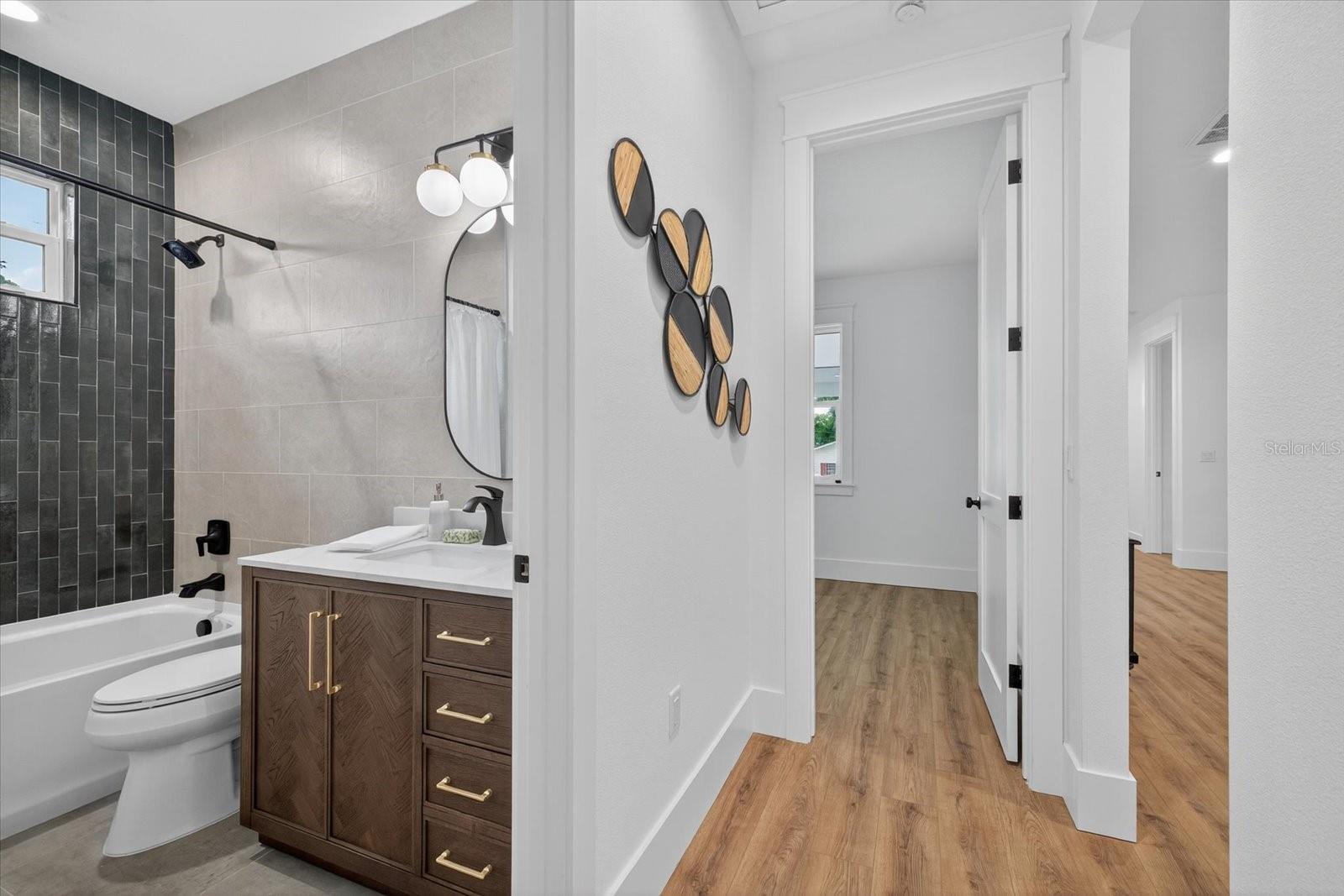 Guest Full Bath