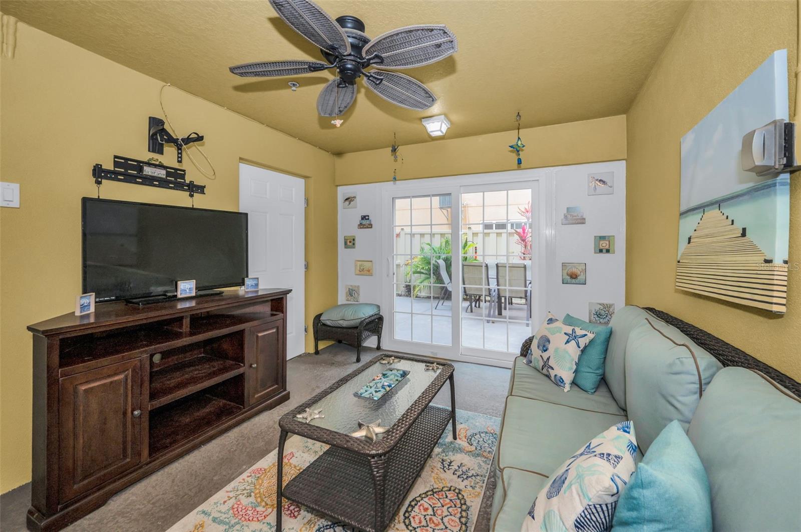 1st floor living area