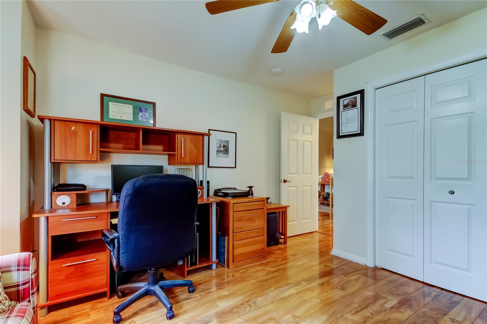 guest room/office