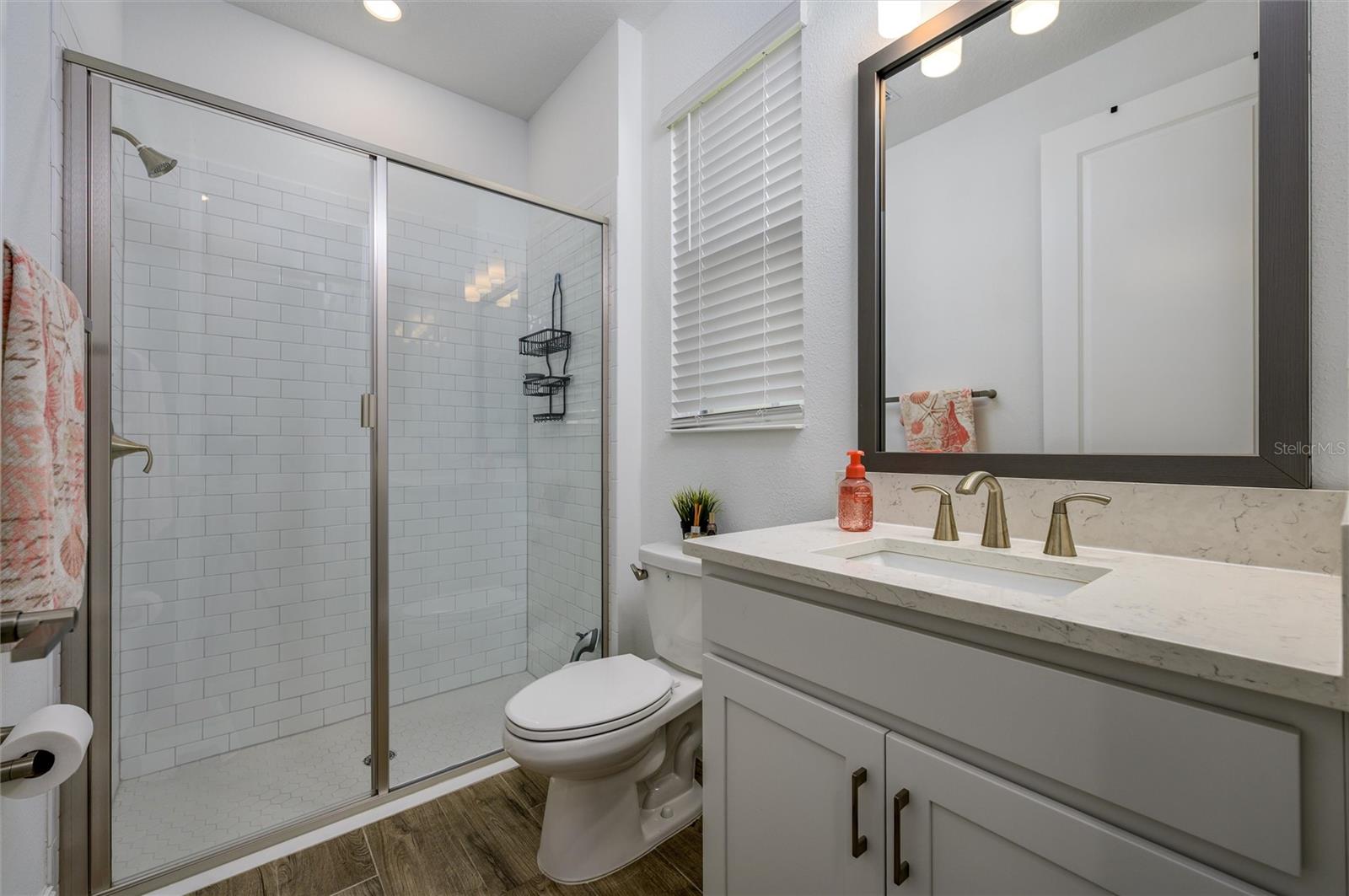 1st floor ensuite bathroom