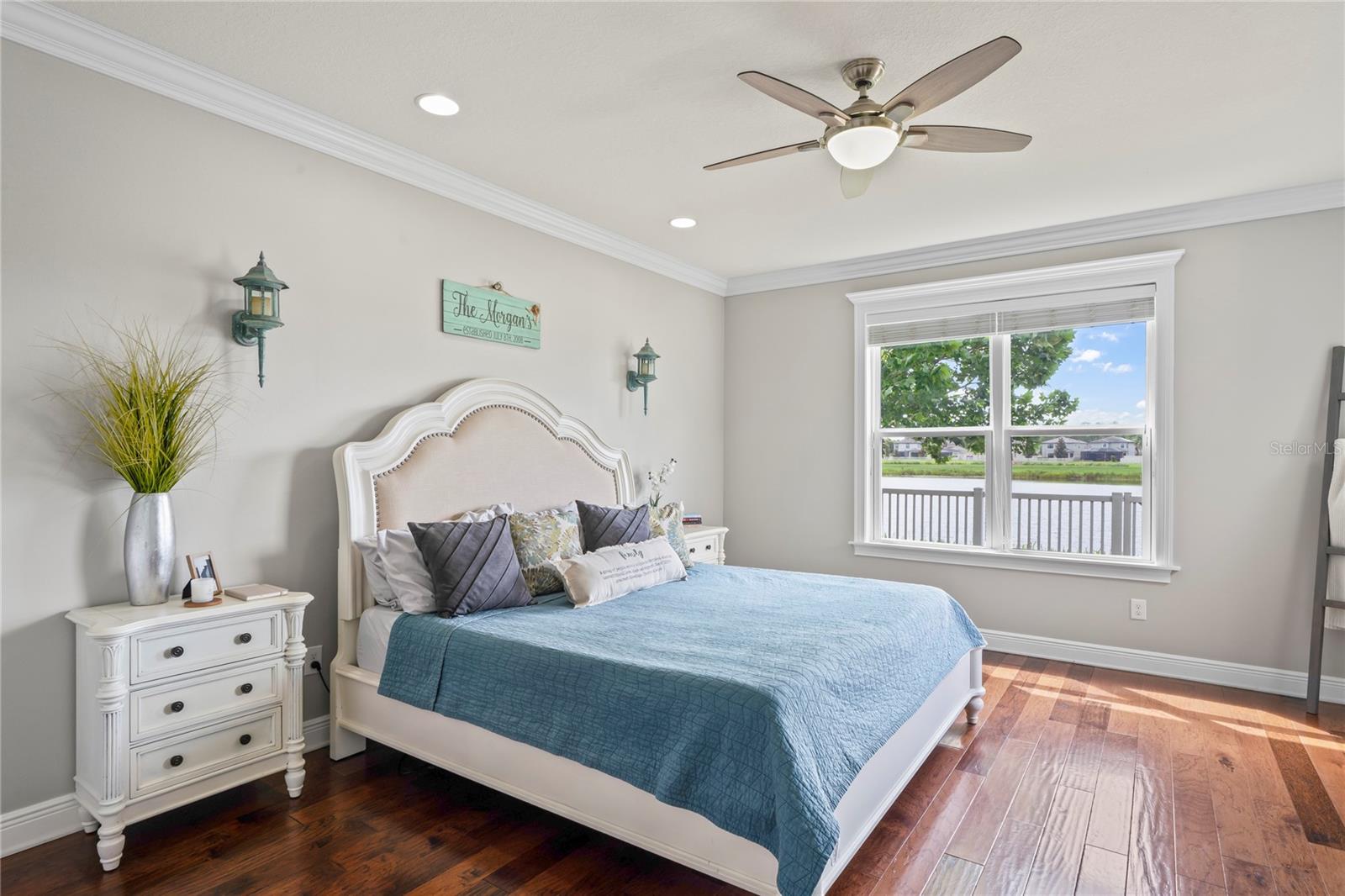 PRIMARY SUITE W/ LAKEVIEW