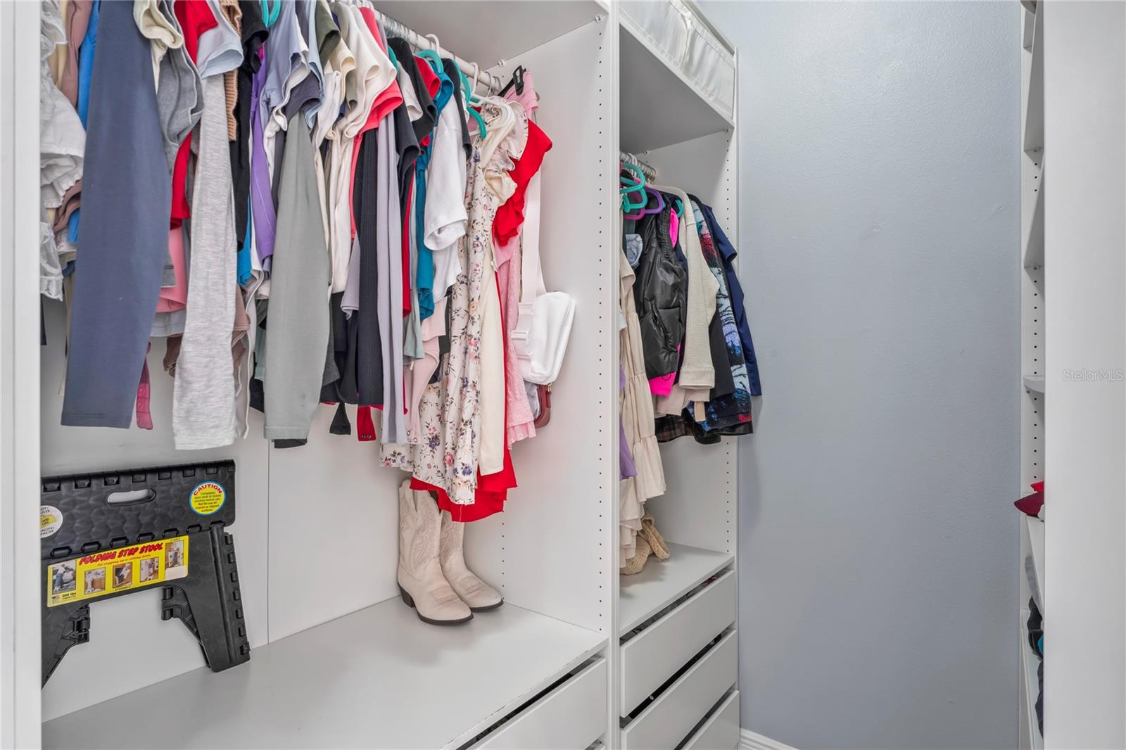 BEDROOM 4 CLOSET