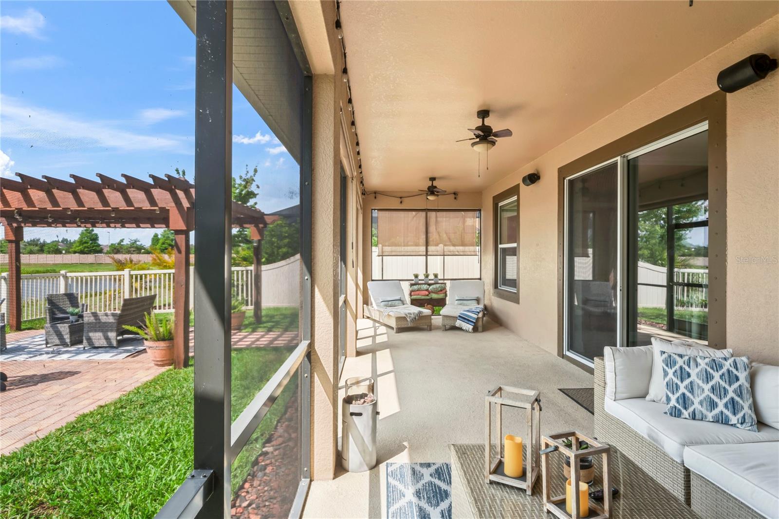 EXTENDED LANAI