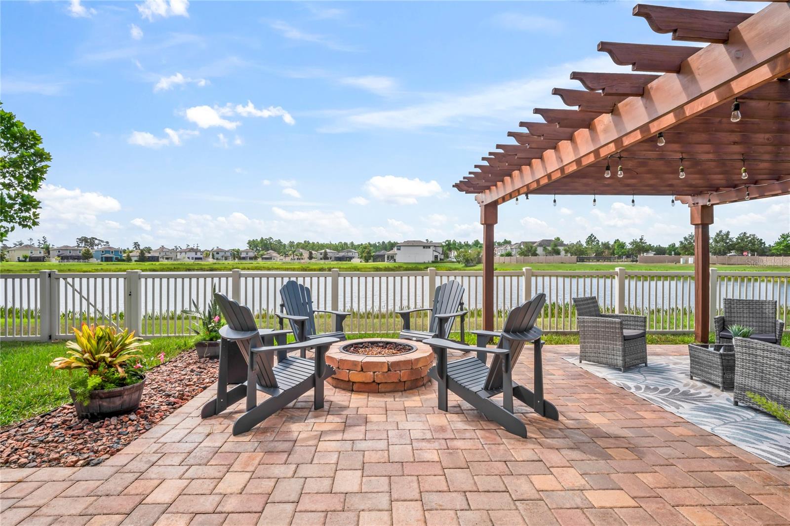 FIREPIT AREA WITH LAKEVIEW
