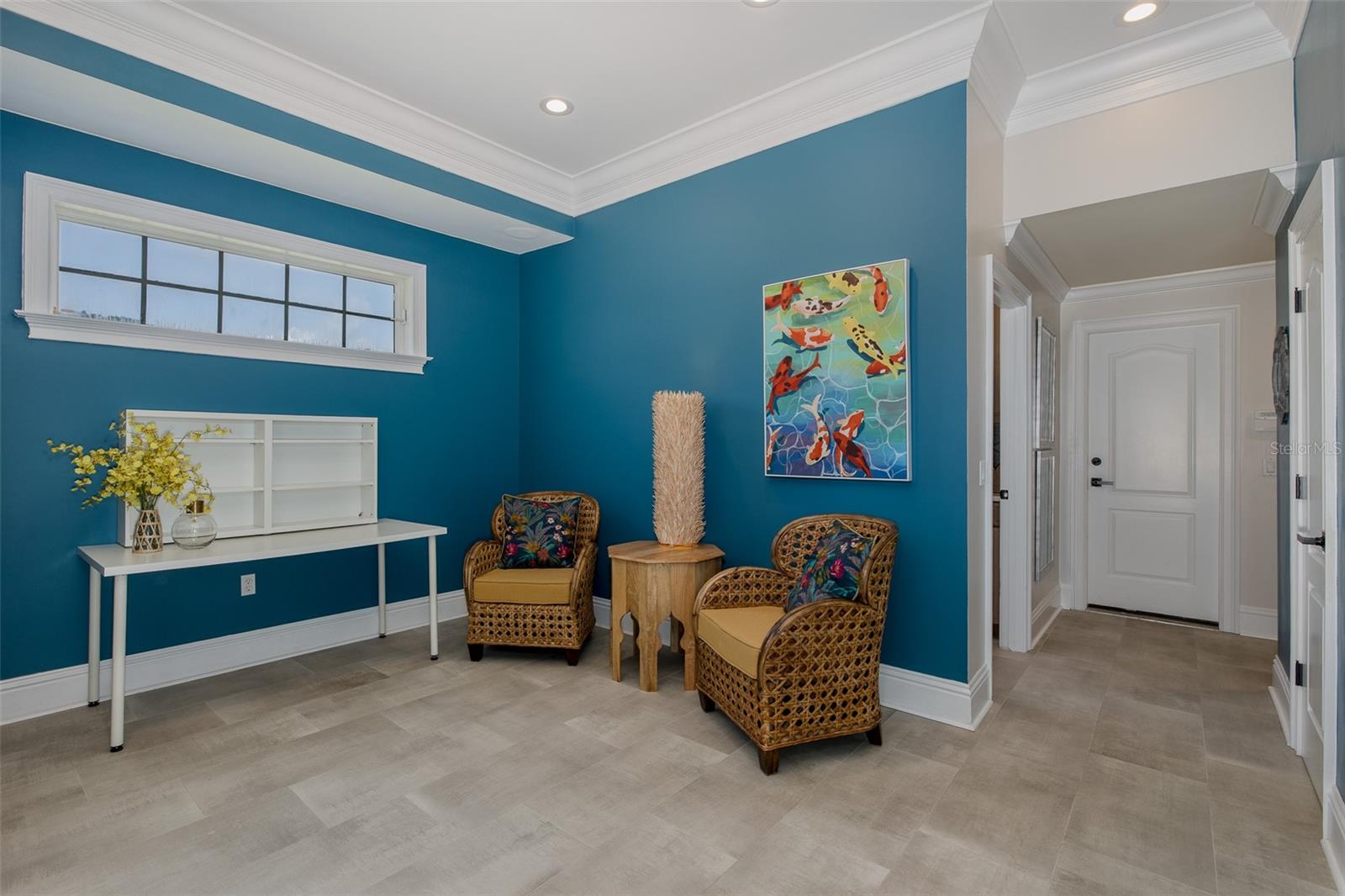 Flex room off kitchen