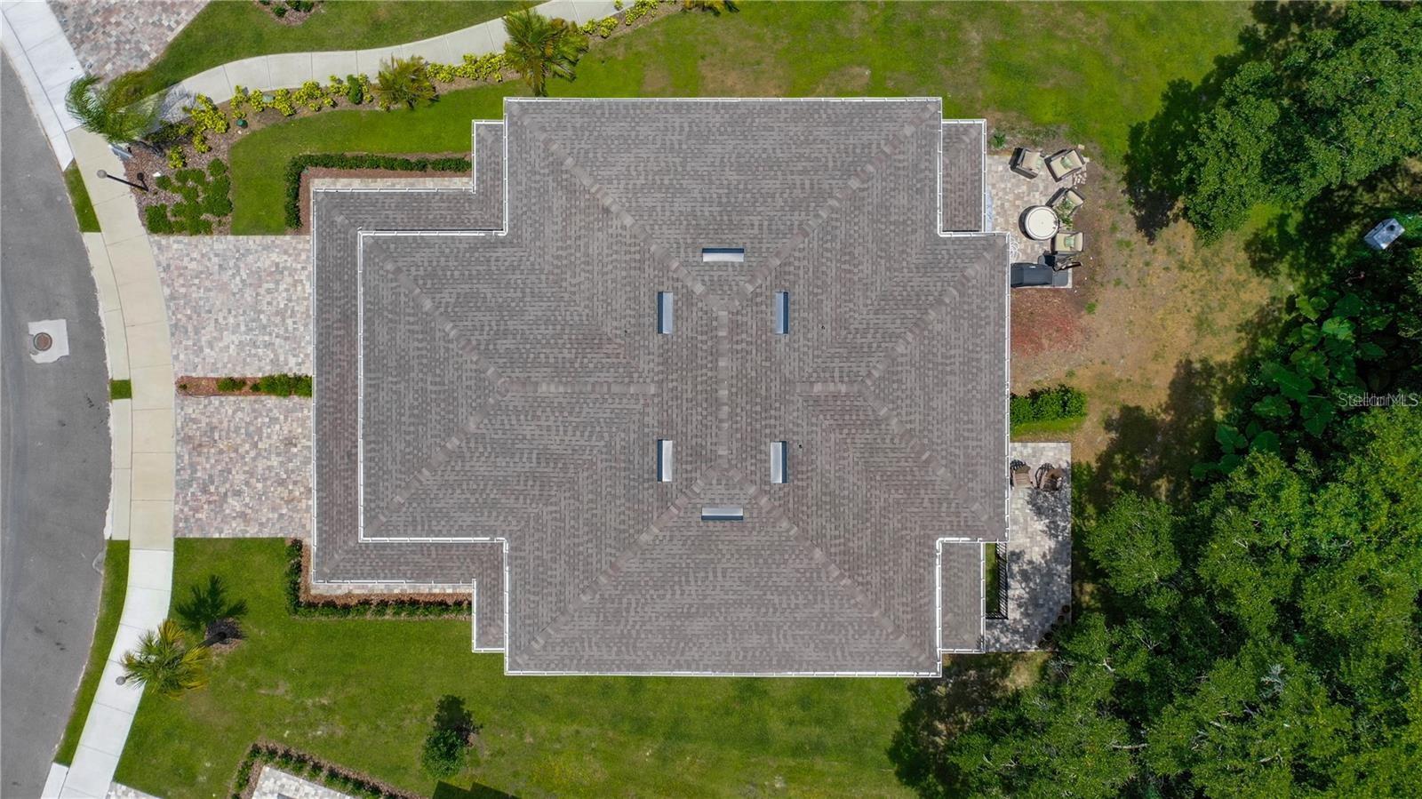 Roof of duplex building
