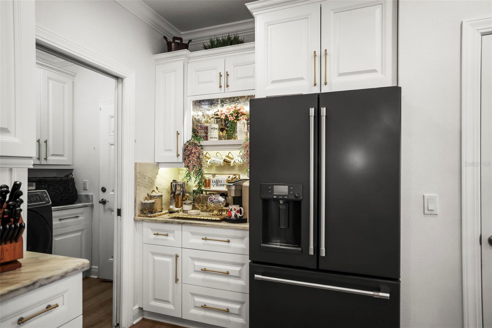High-end appliances, lots of counter space