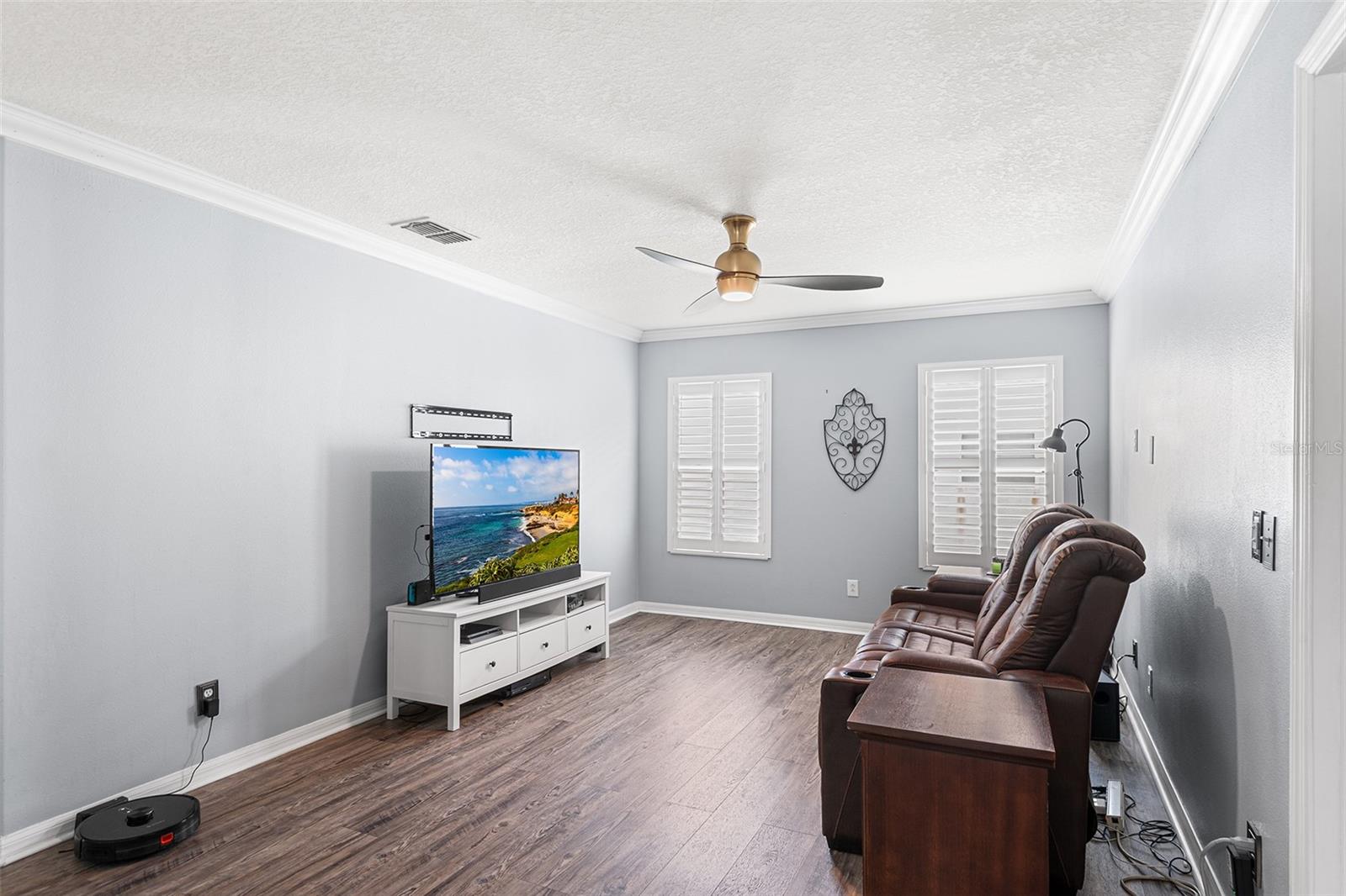 2ND FLOOR FAMILY ROOM