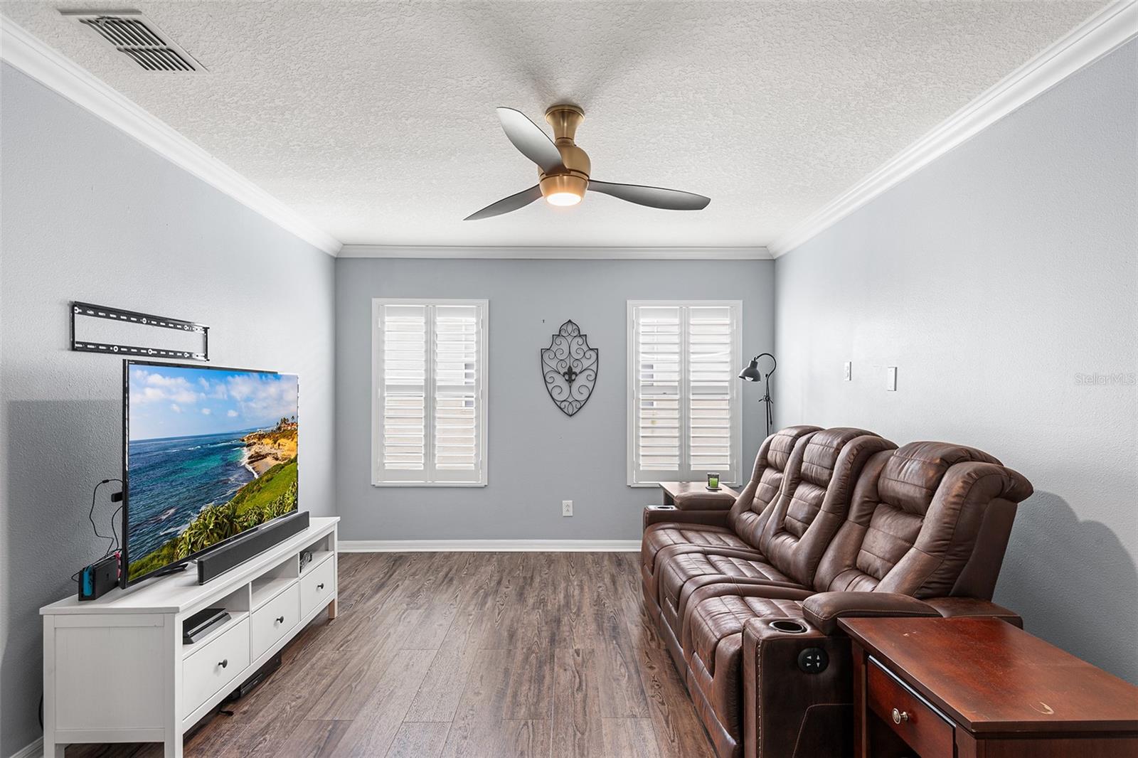 2ND FLOOR FAMILY ROOM