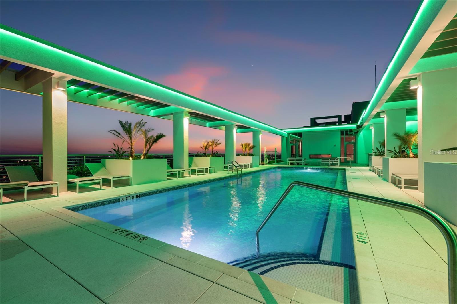 Roof top Pool