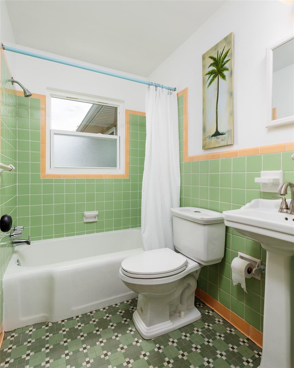 2nd Bathroom
