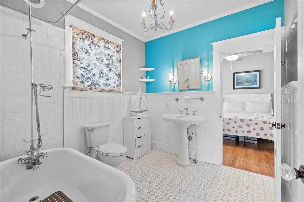 Jack N Jill bathroom