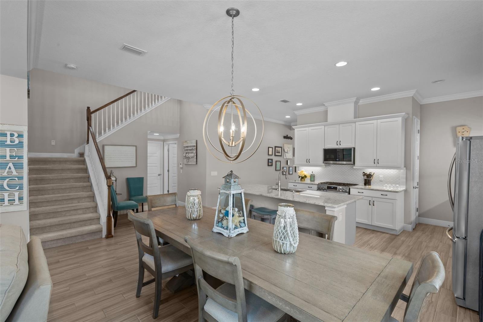 Dining/Kitchen Area