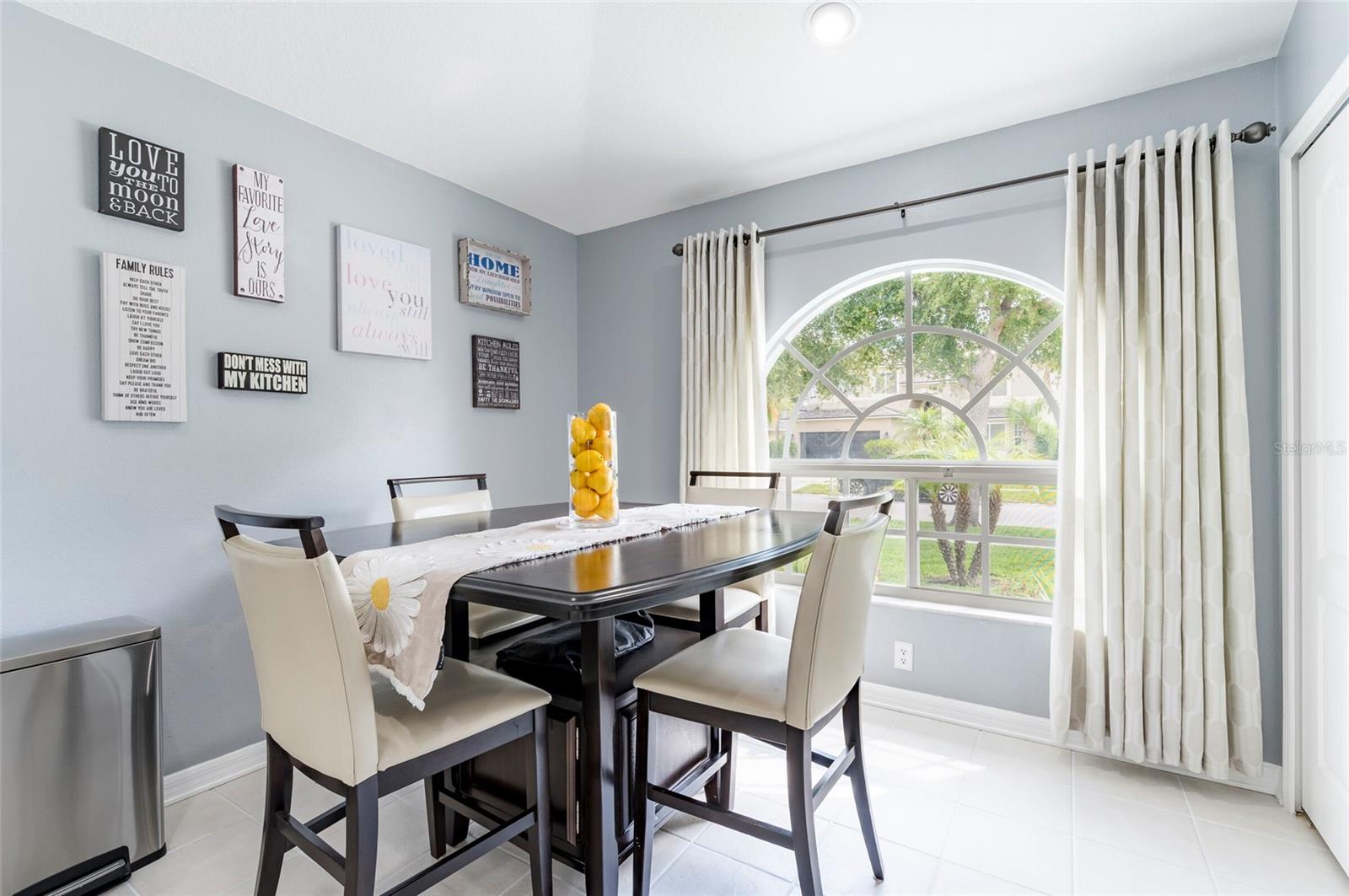 KITCHEN NOOK