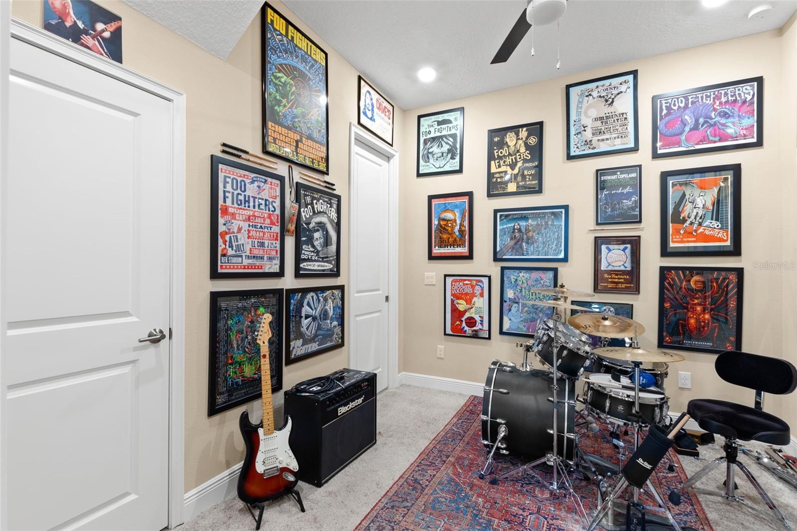 Den/Flex Space