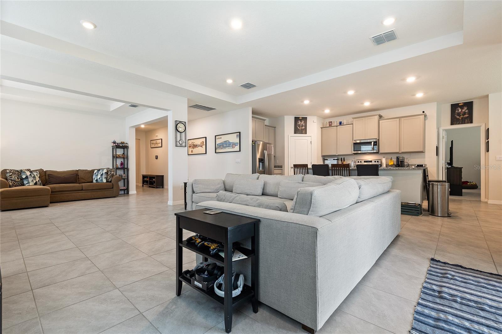 Sundrench family room.