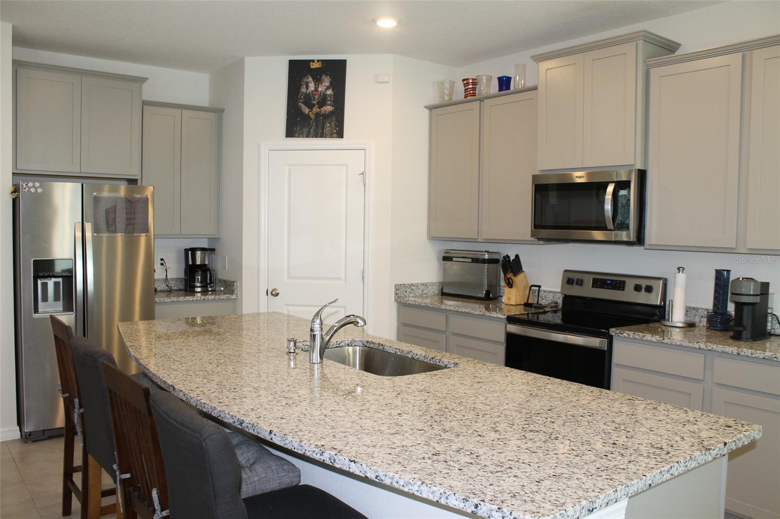 Kitchen with large island