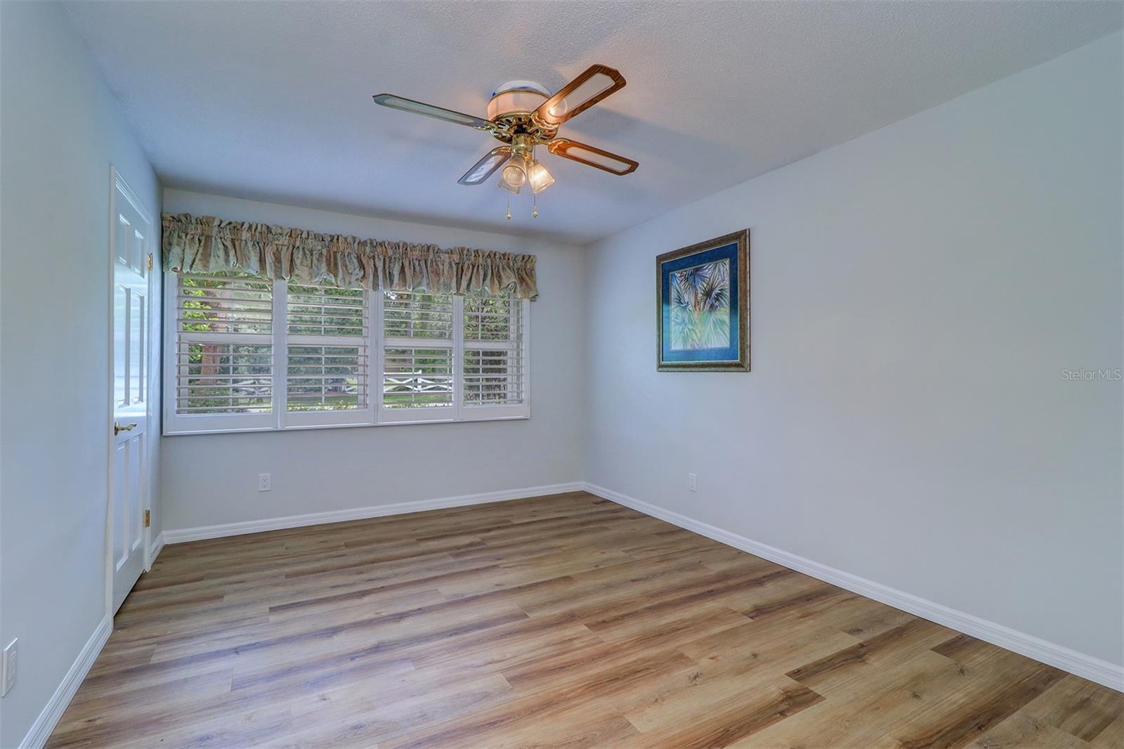 Main floor guest bedroom/ office