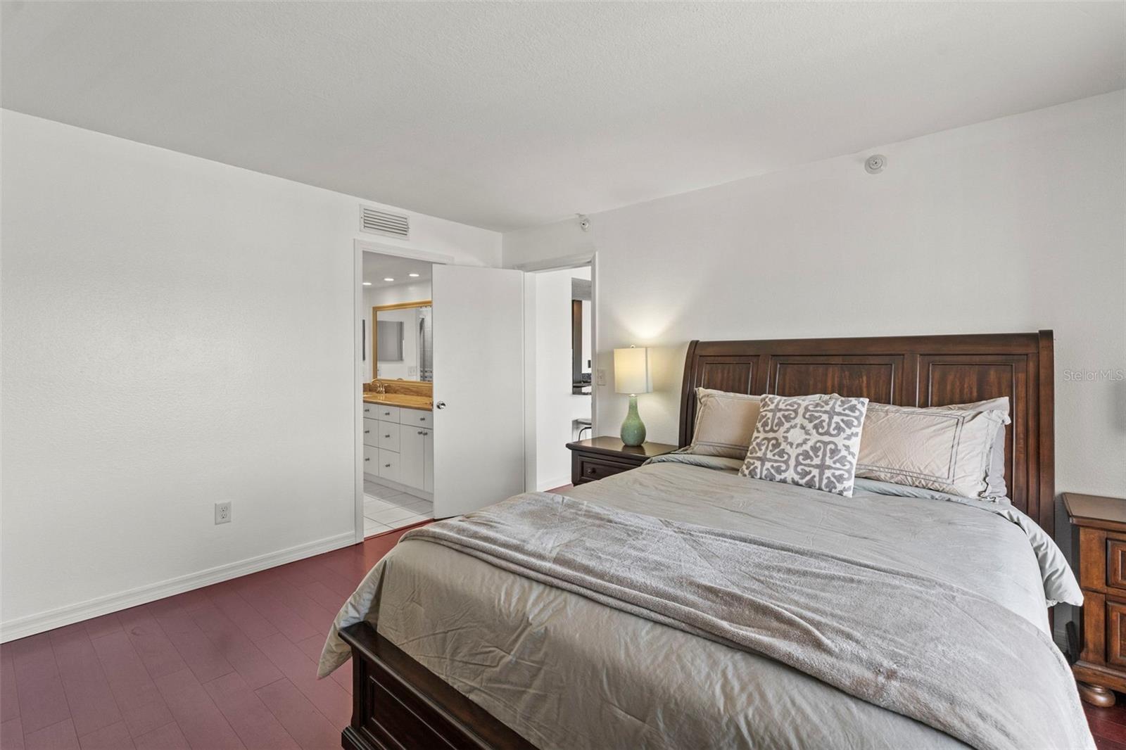 Bedroom 2 w/ Ensuite Bathroom