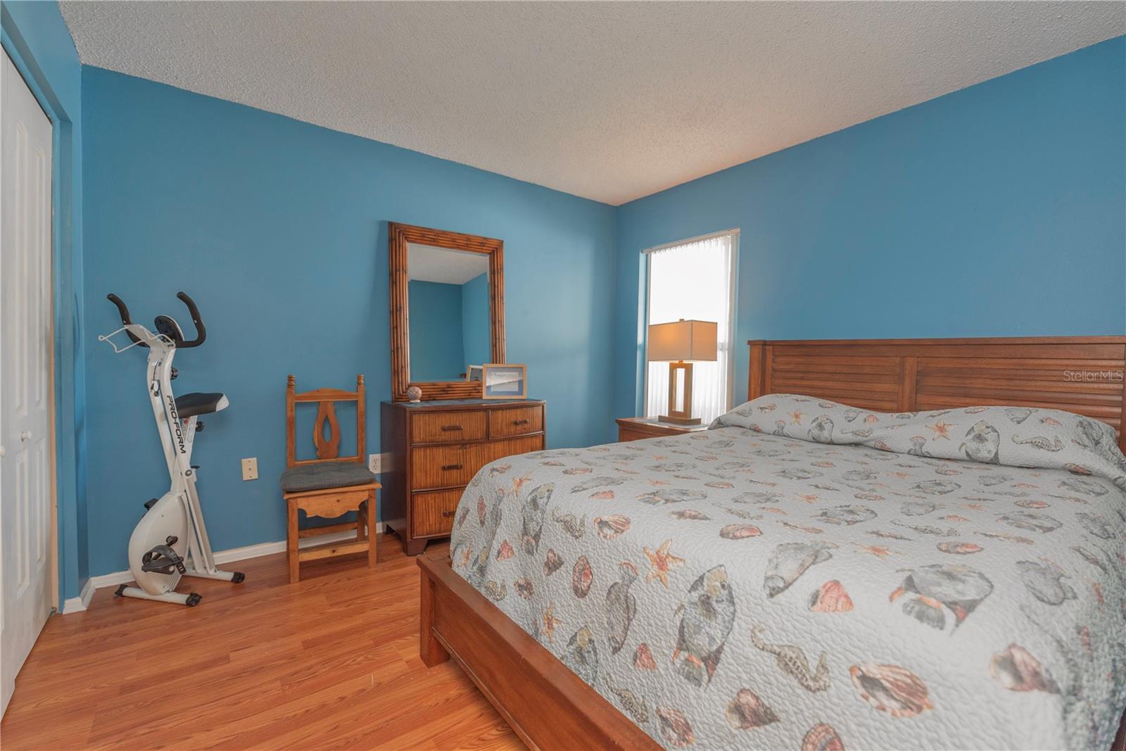 Second bedroom.