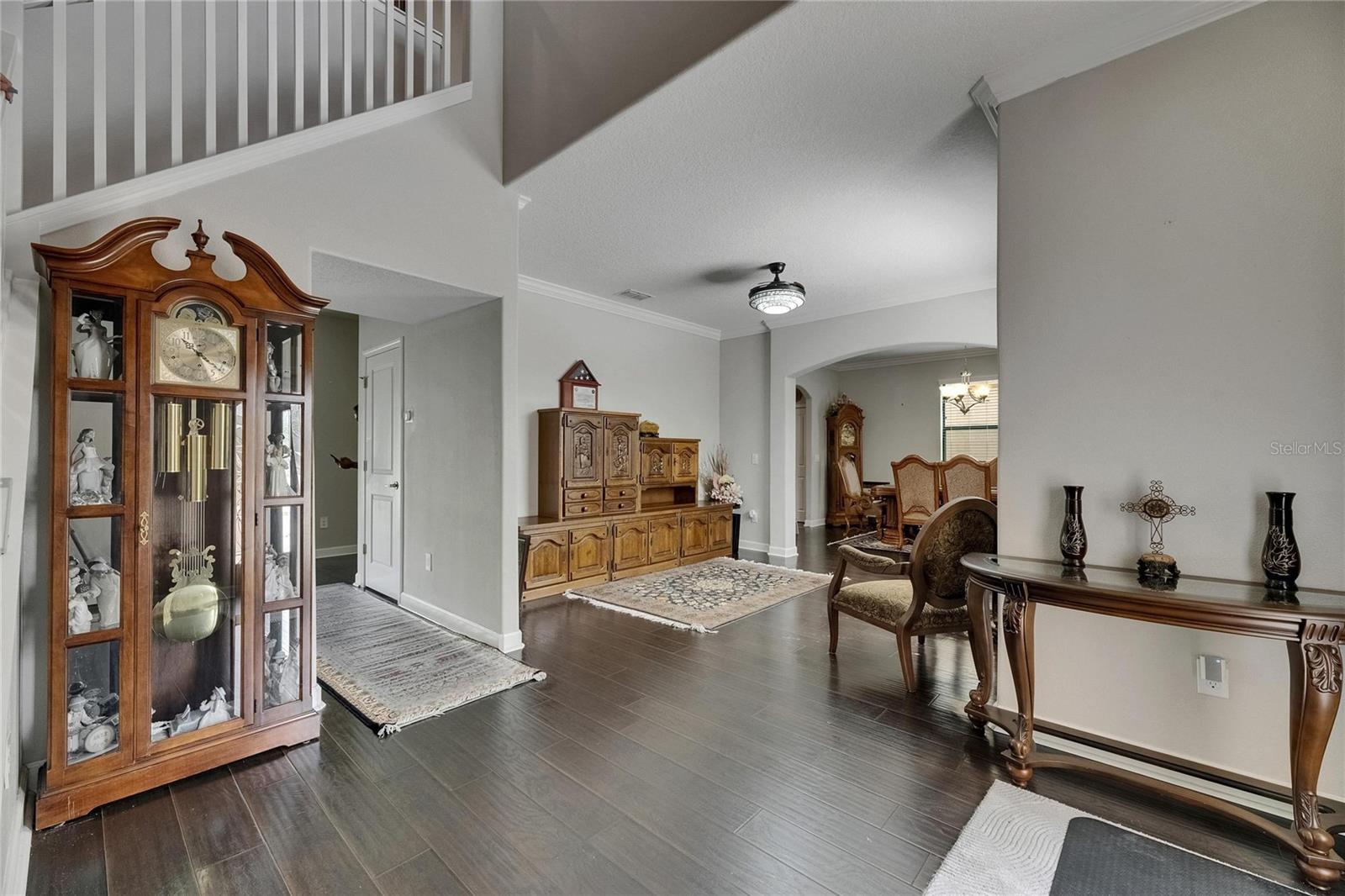 Main hallway to the family room and kitchen