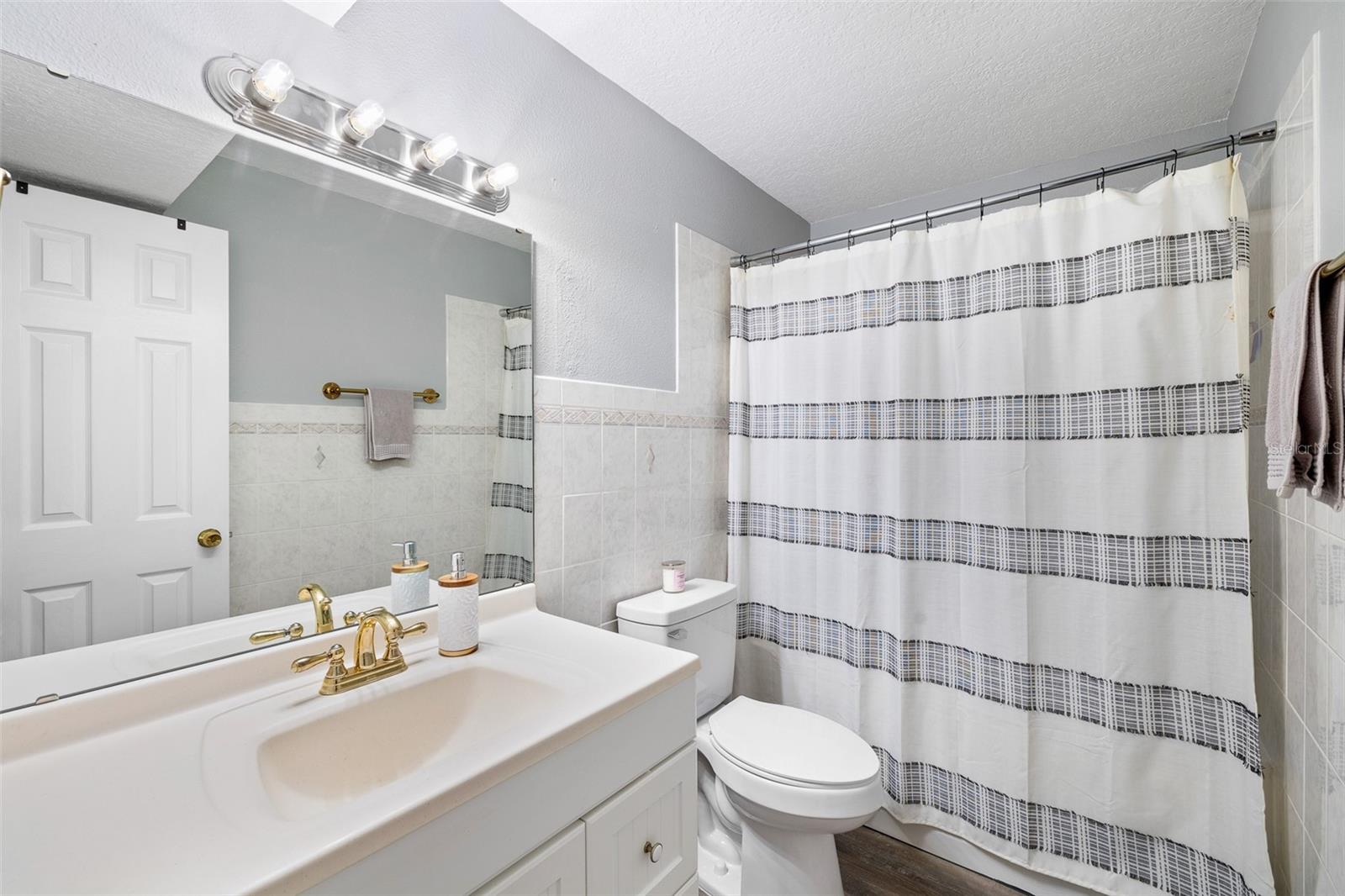 Main Bathroom 1st Level