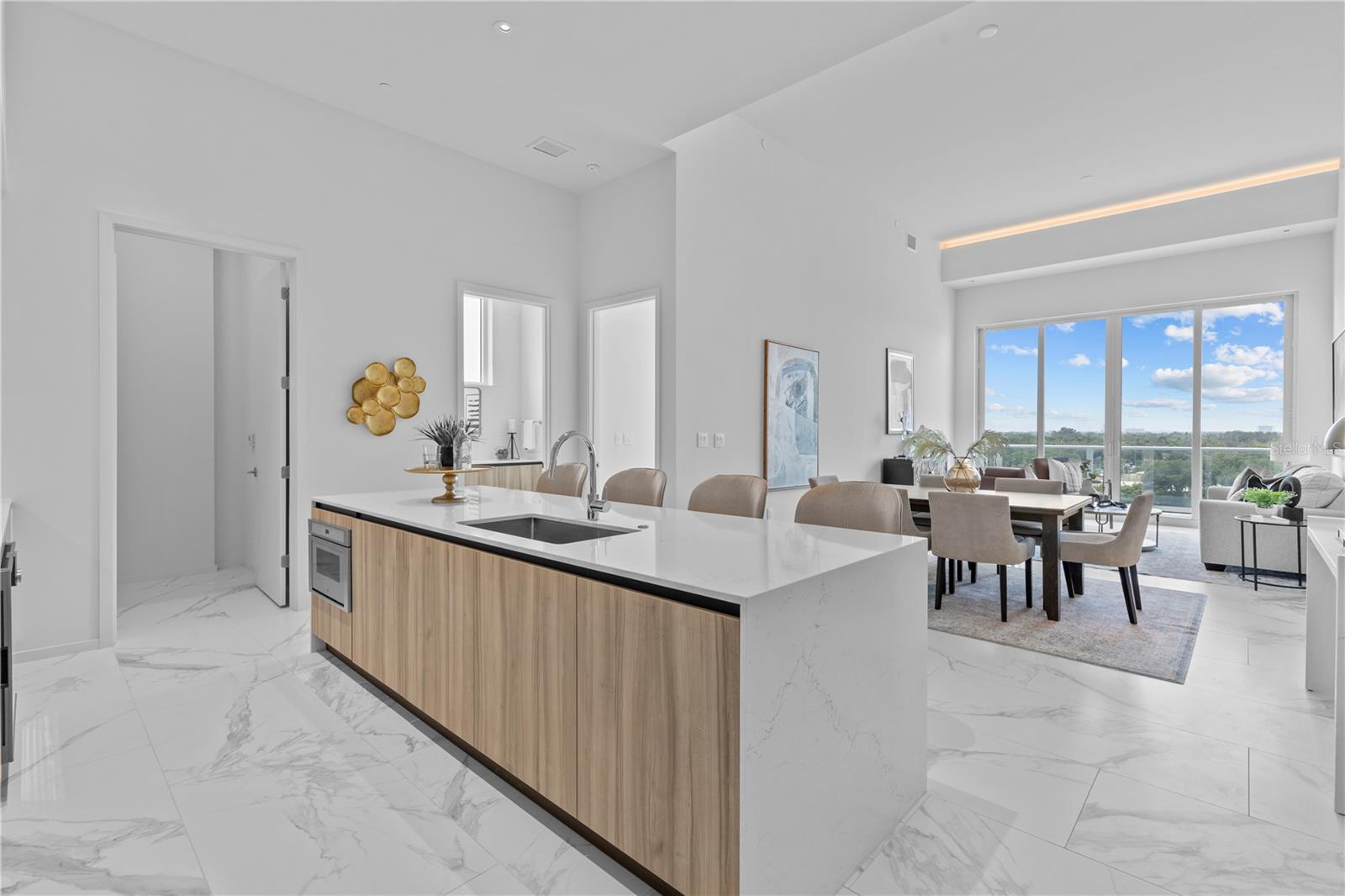 Kitchen and breakfast bar