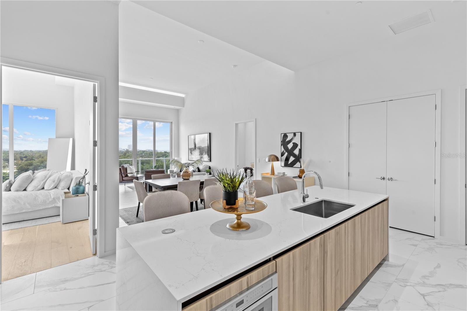 Kitchen and breakfast bar