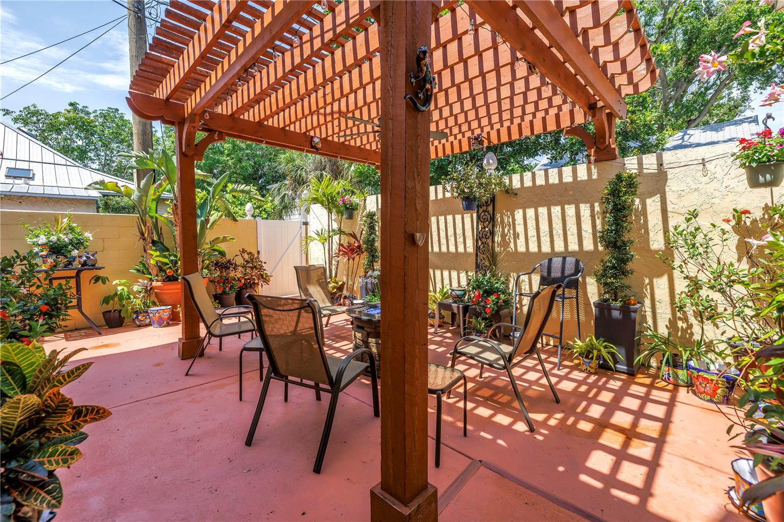 Perfect for entertaining or relaxing oudoors.