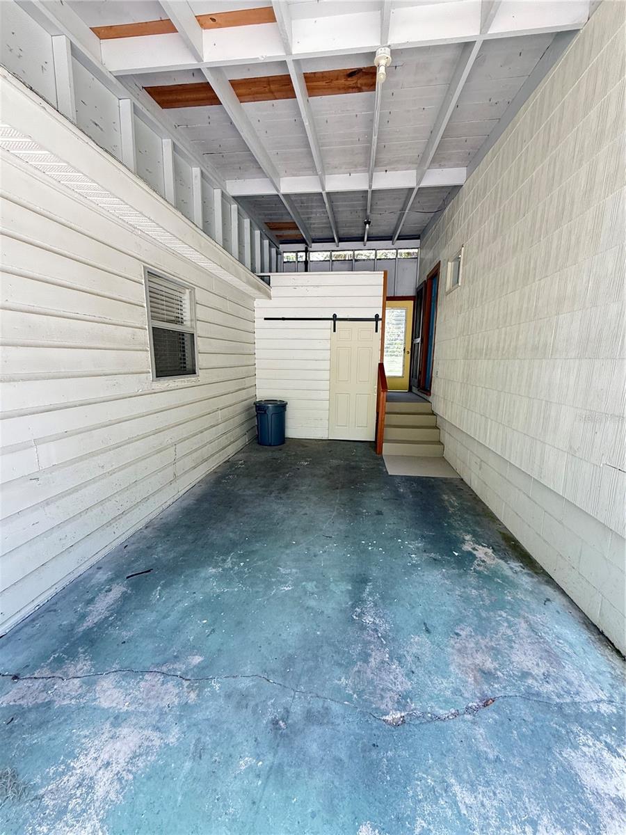 Carport 708
