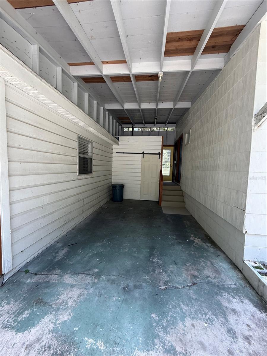 Carport 708