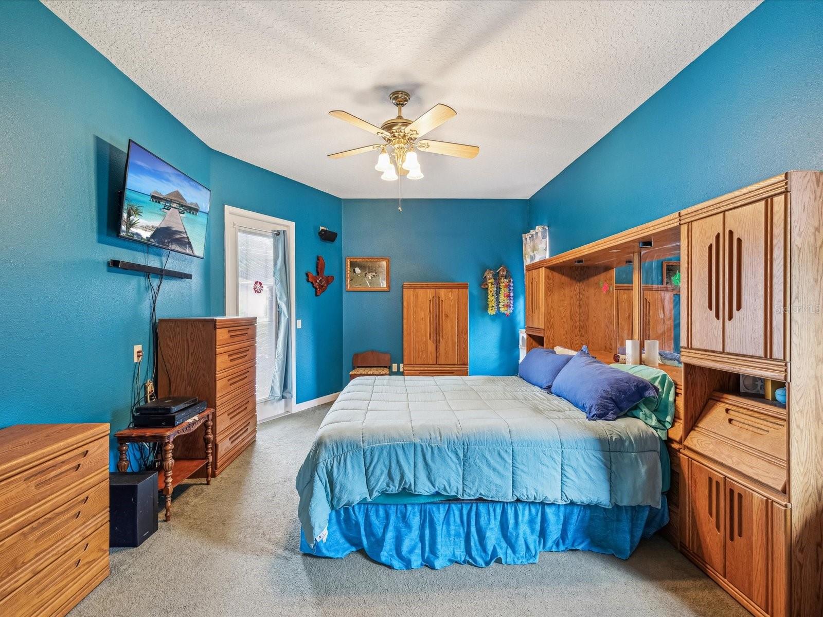 Master Bdrm/Exit to pool