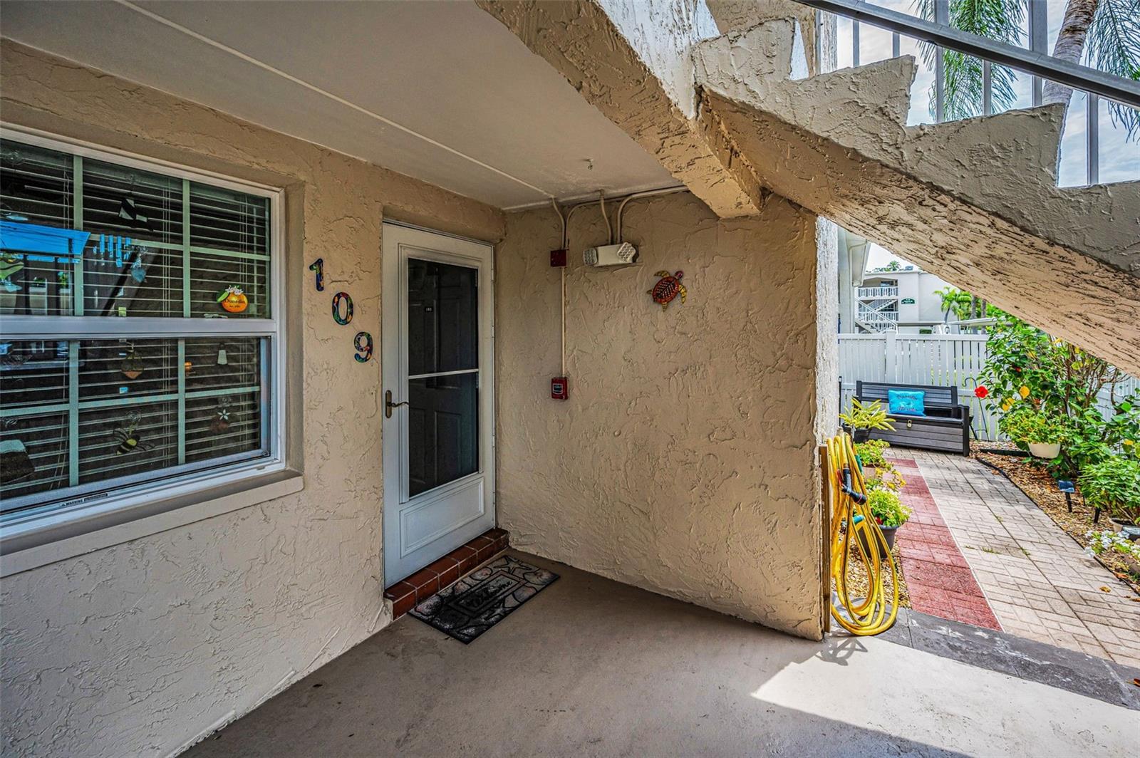 Look at the side patio!  Your private space!