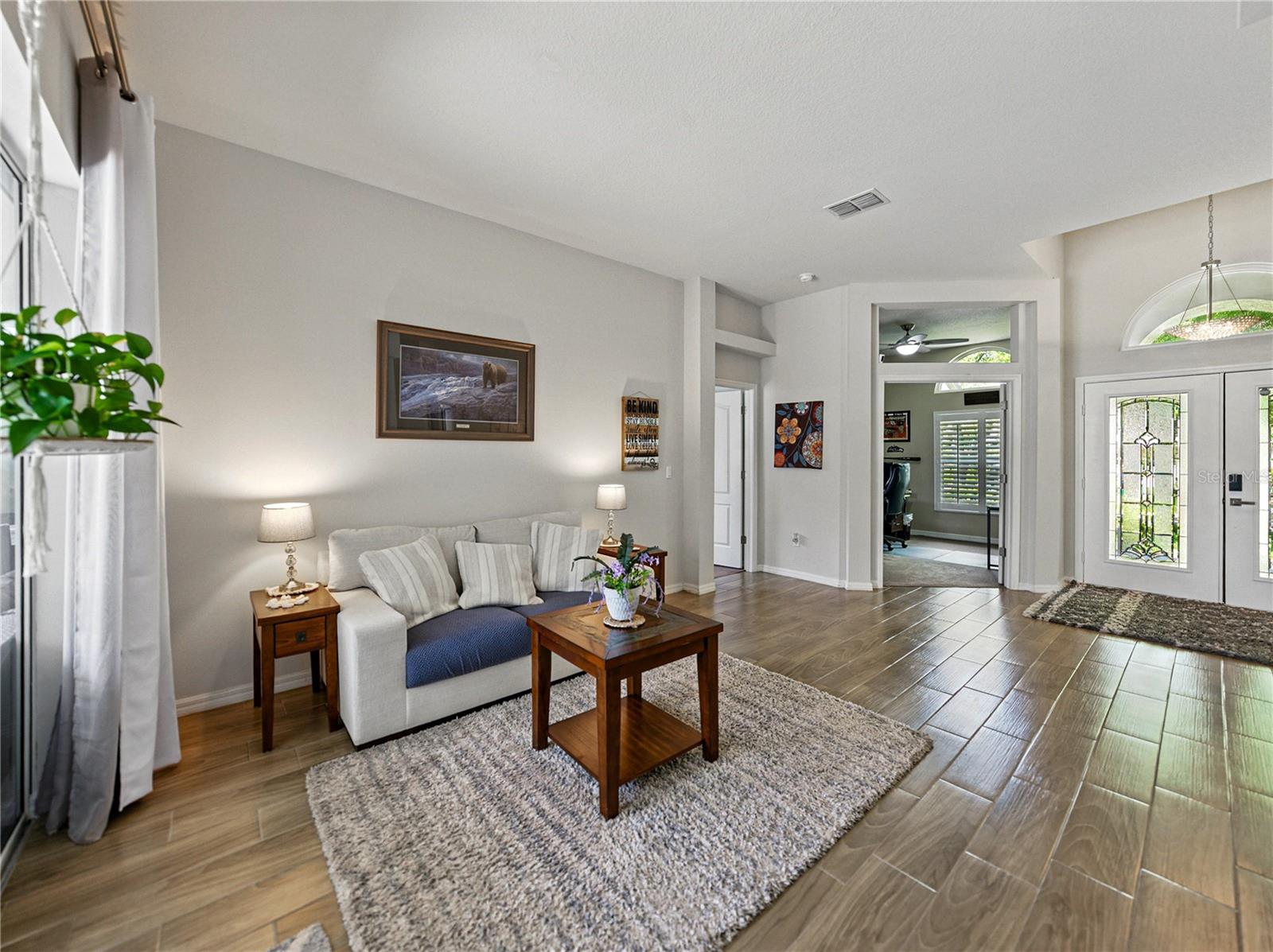 Seating Area and Foyer