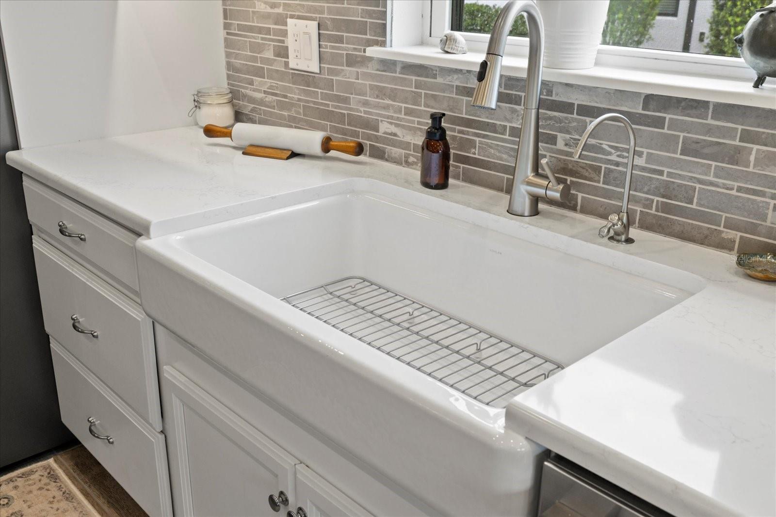 Great kitchen sink!
