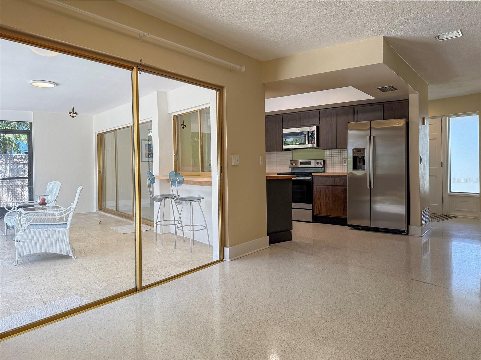 Family room - Patio