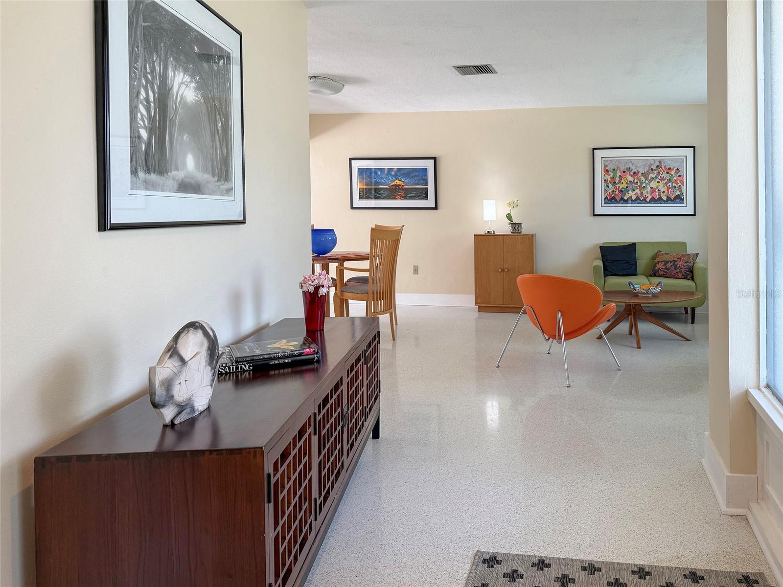 Foyer - Living room