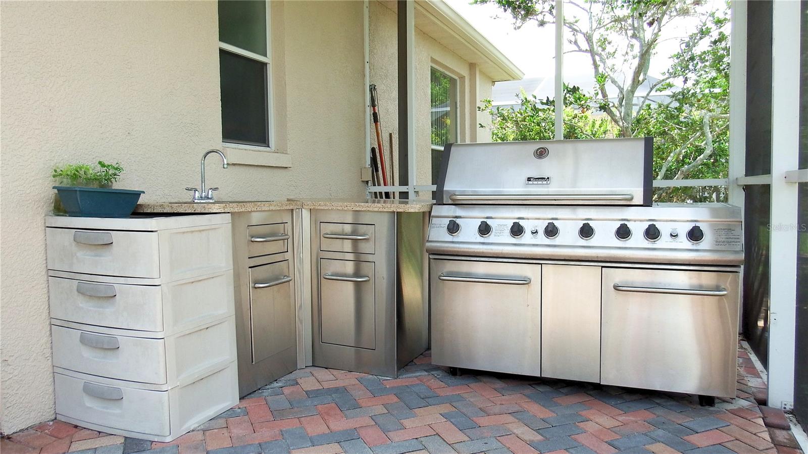 Outdoor Gas Grill Set