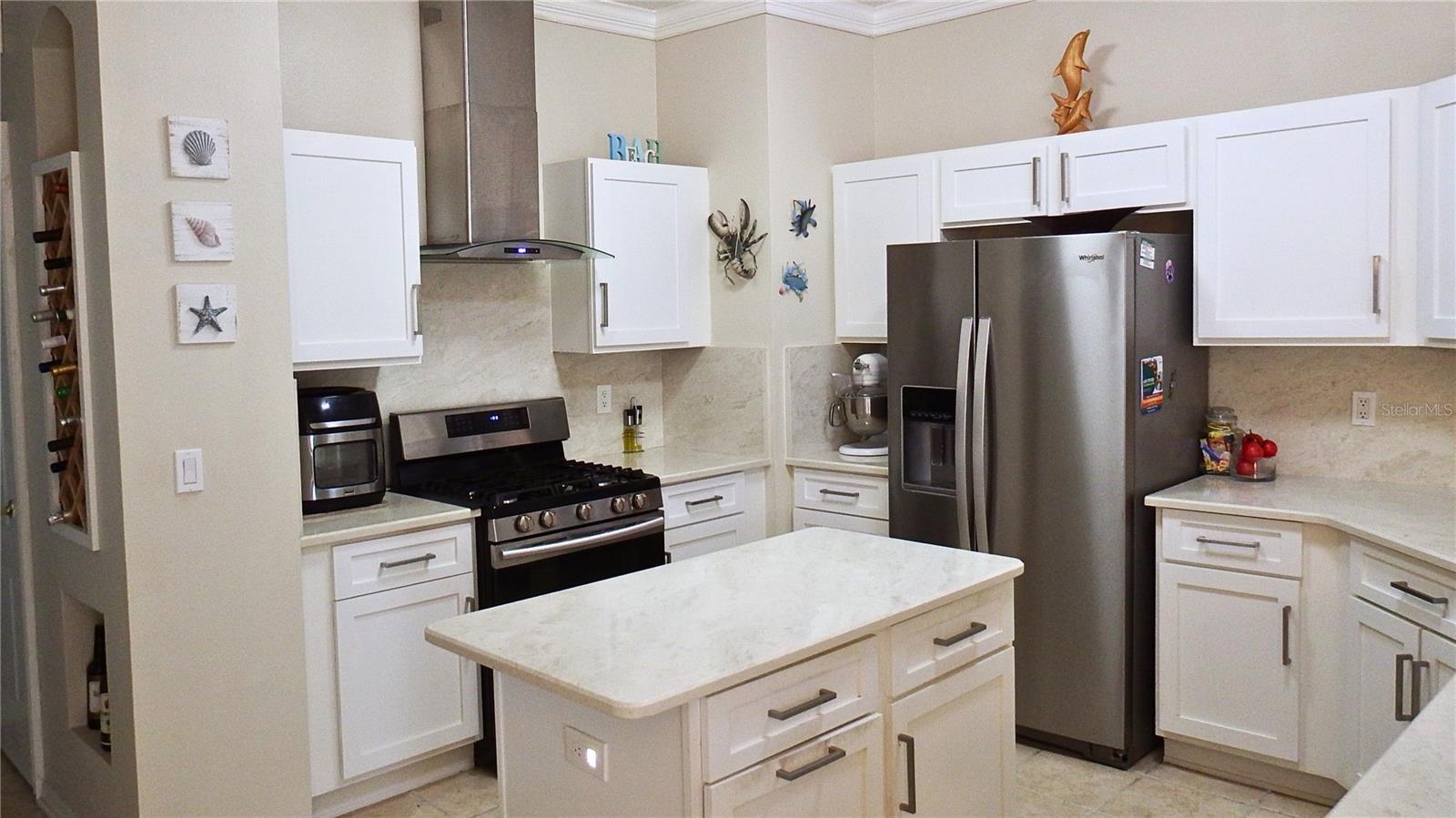 Upgraded Kitchen - Quartz & Double Oven