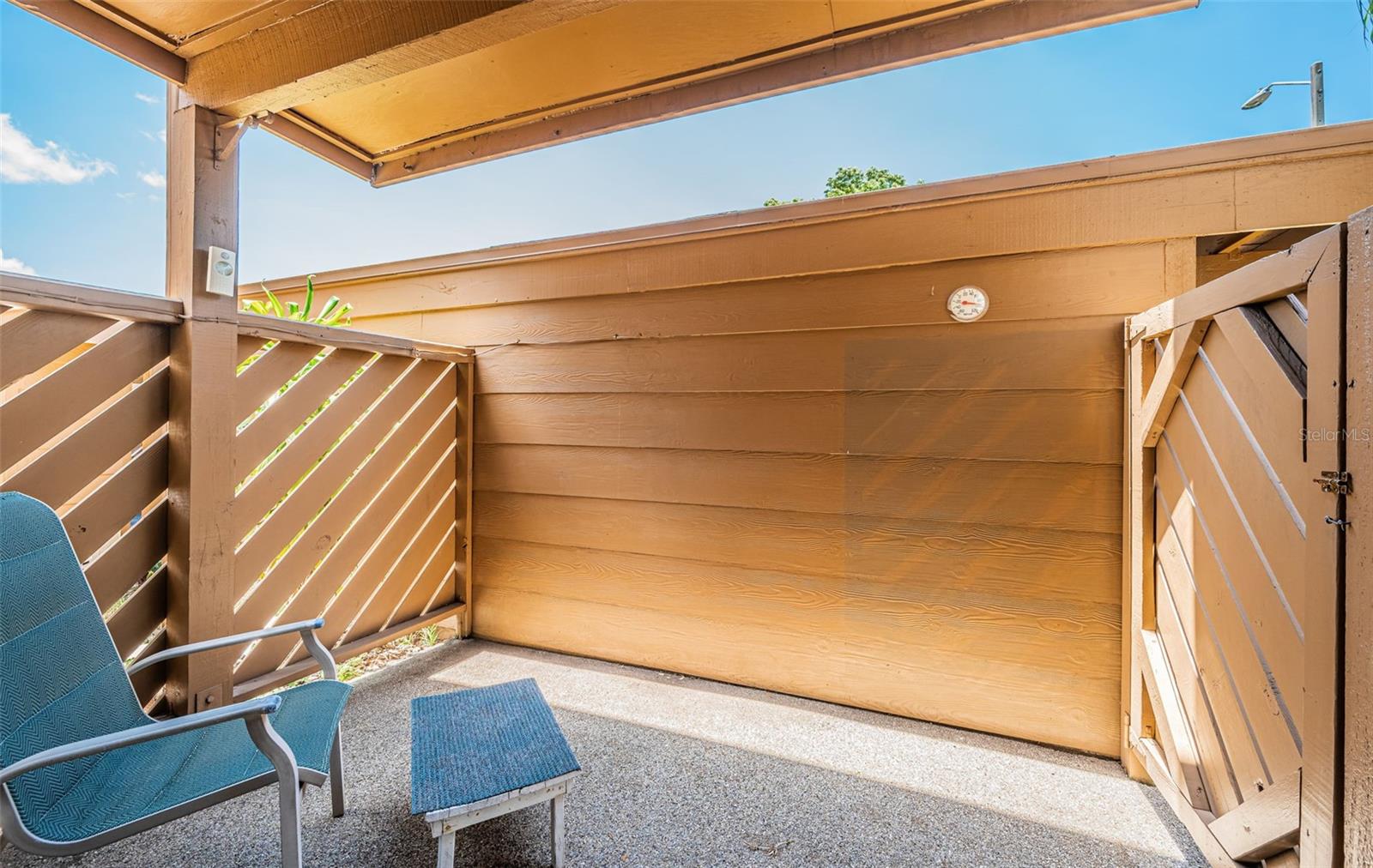 Covered Front Lanai