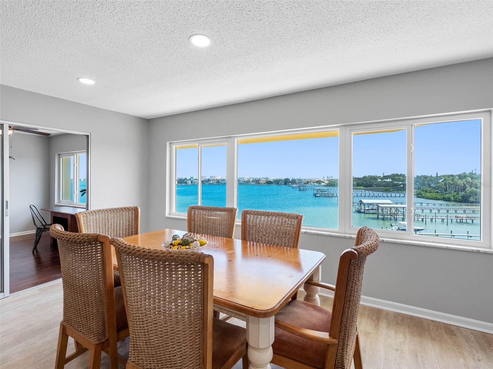 Waterview Dining