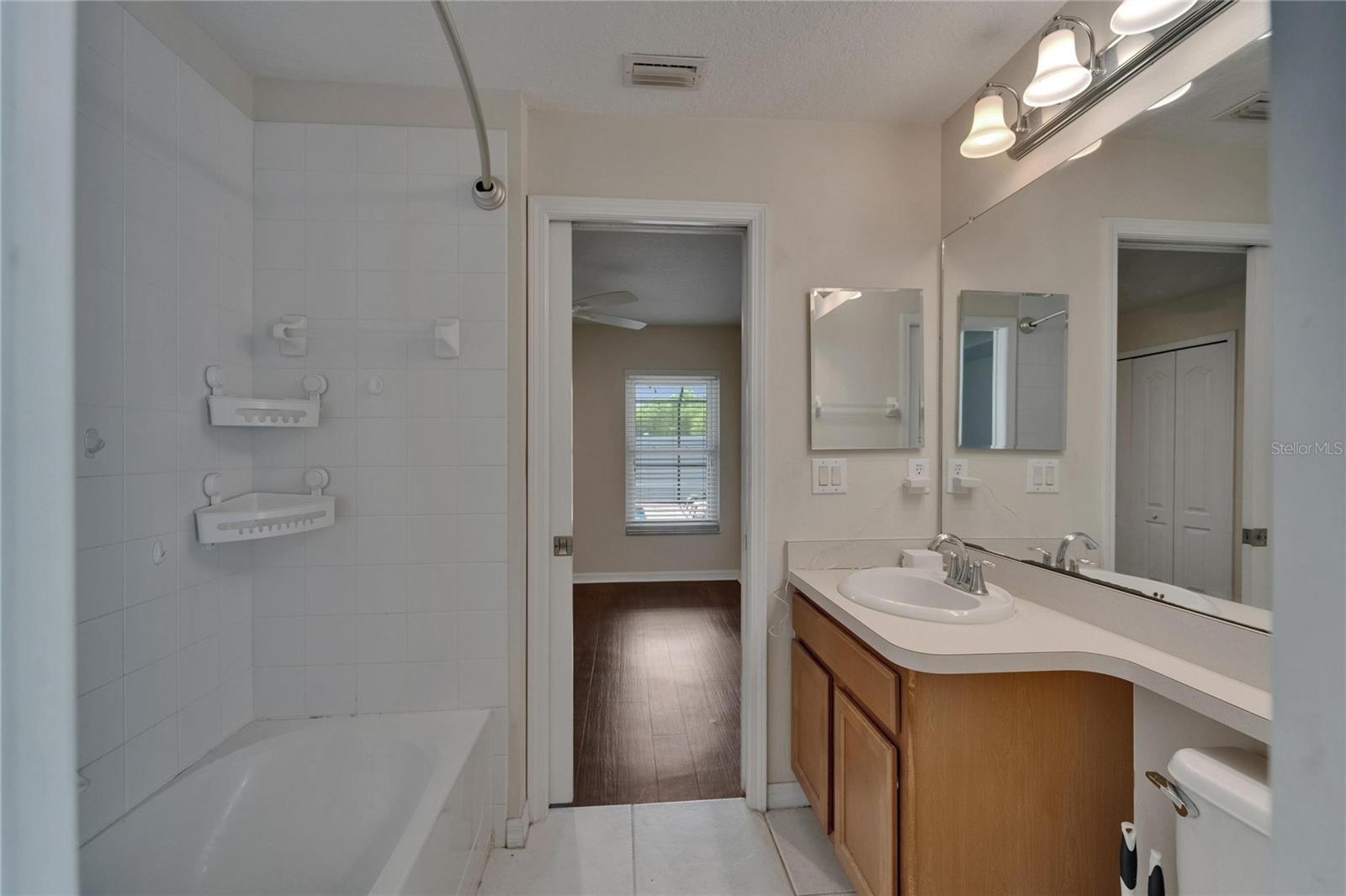 jack and jill bathroom