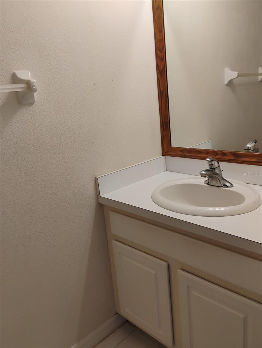 1/2 bath downstairs