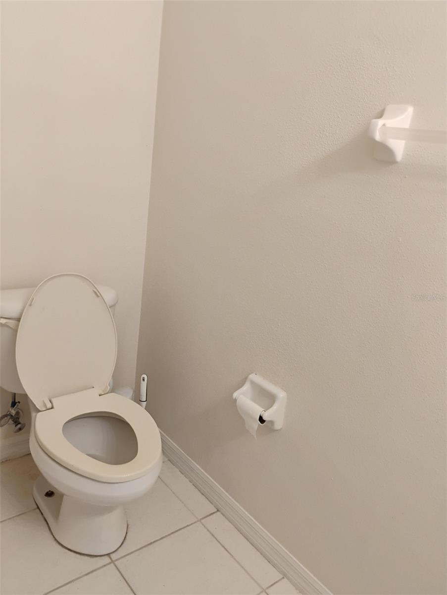 1/2 bath downstairs