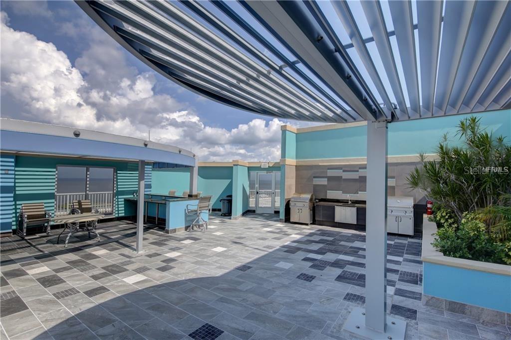 29th floor pool/grill area