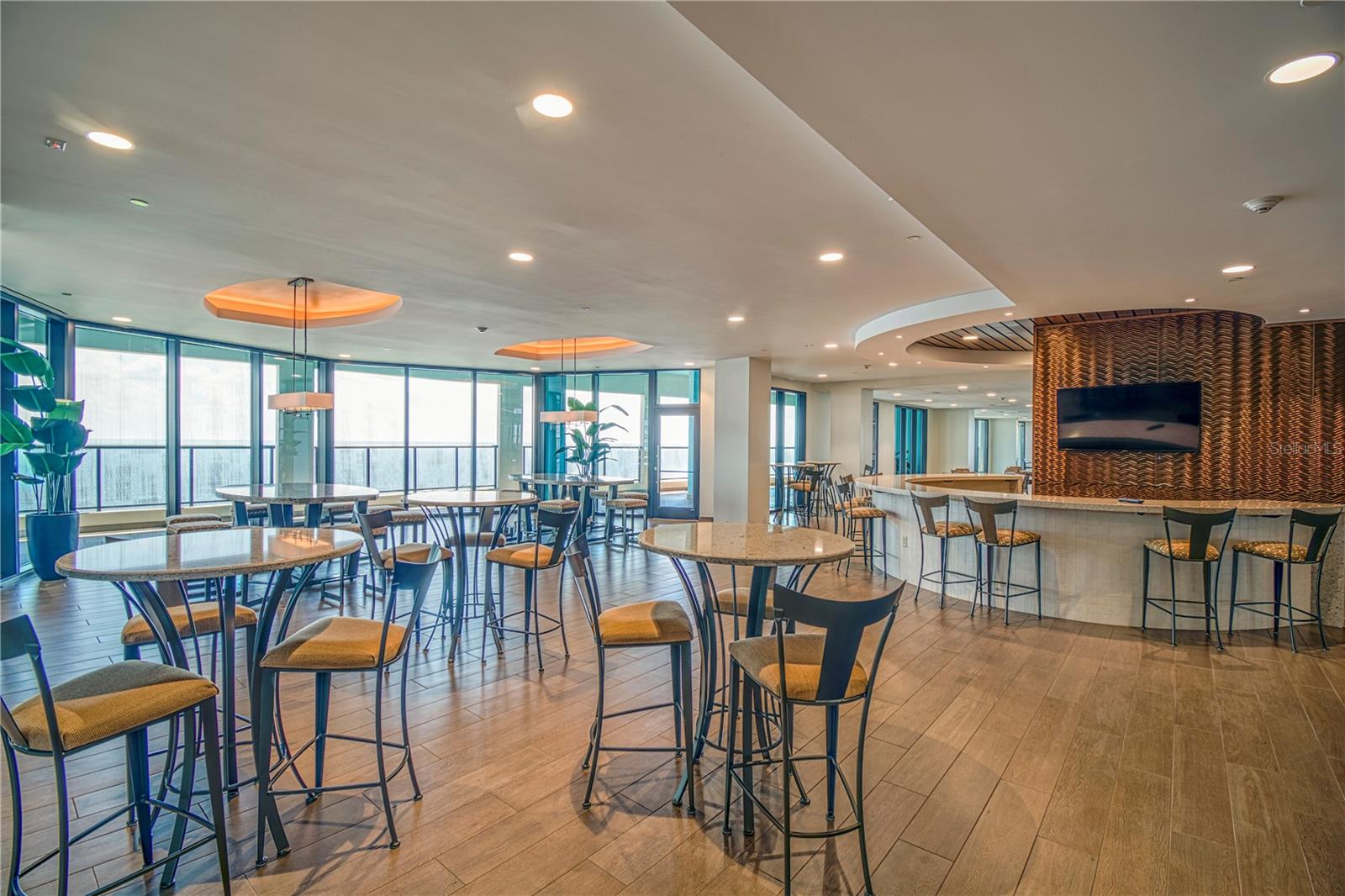 28th floor Bar area